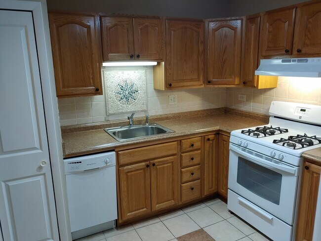 Foto del edificio - 16W535 79th St