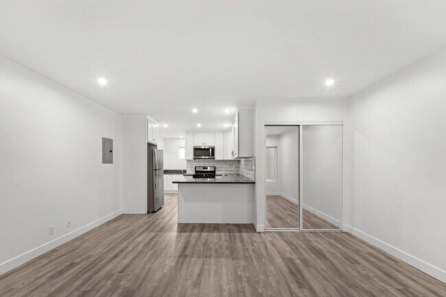 Foto del edificio - 1240 W 29th St