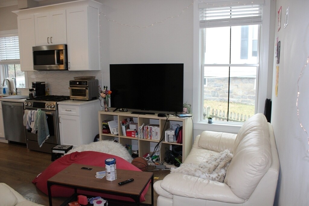 Foto principal - 153 Foster St