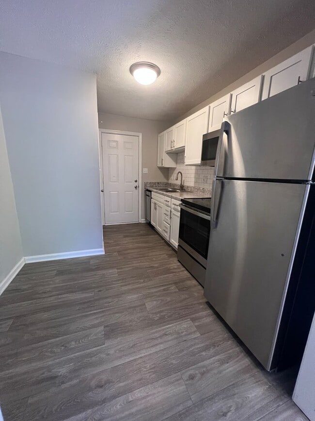 Interior Photo - Claremont Hills