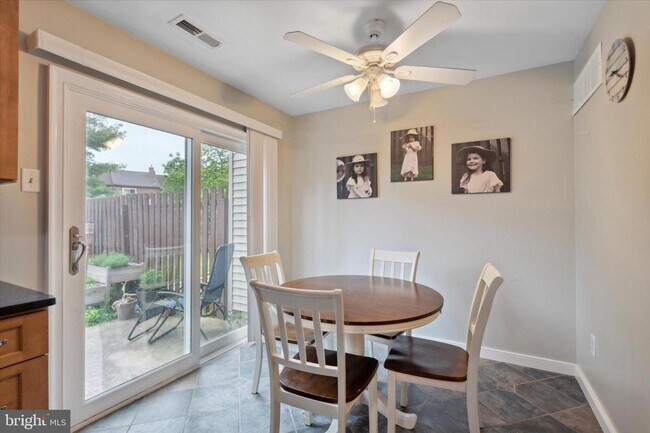 Foto del edificio - 109 Hawthorne Ct