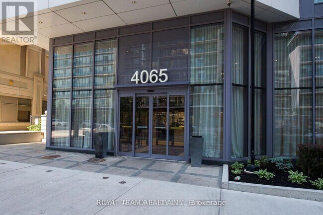 Photo du bâtiment - 4065 Confederation Pkwy