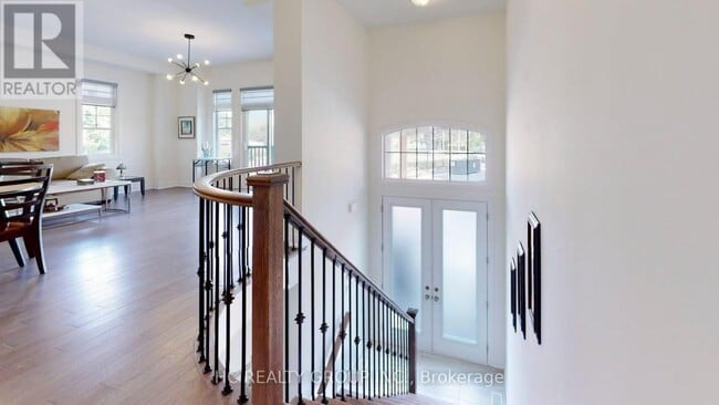 Building Photo - 2123 Royal Gala Cir