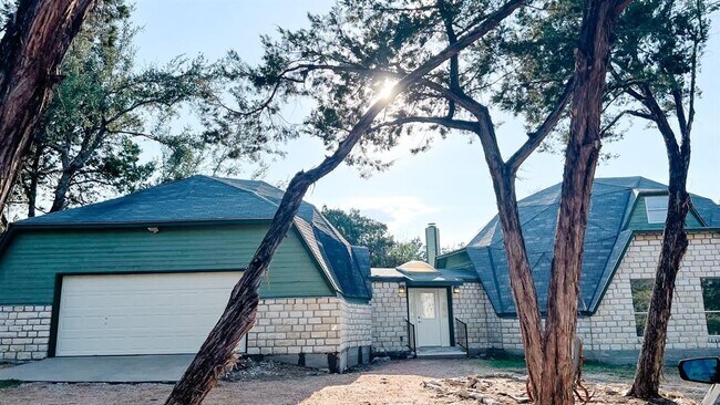 Foto del edificio - 17226 Rocky Ridge Rd