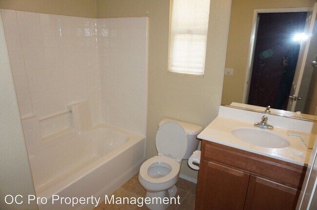 Building Photo - 3 br, 3.5 bath House - 219 E Santa Fe Court
