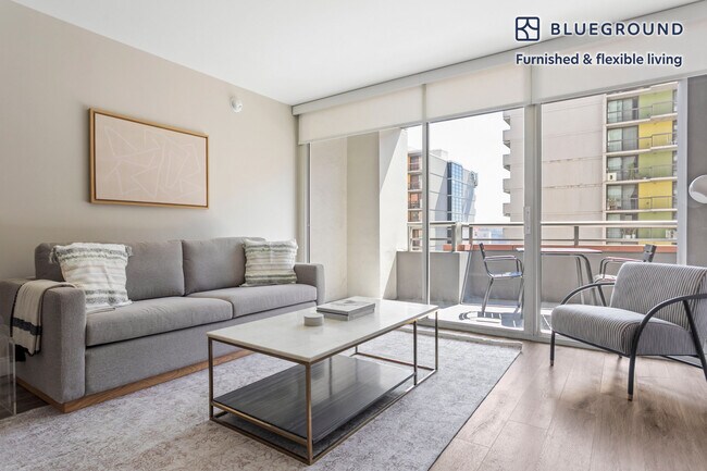 Foto del edificio - 225 S Olive St