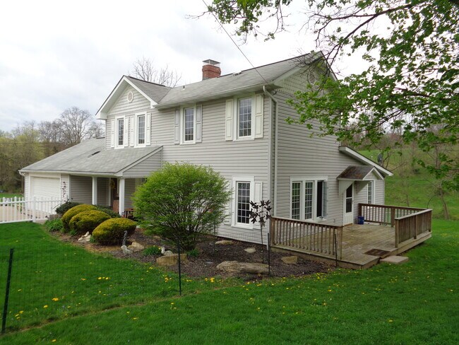 Building Photo - 338 Thomas Rd
