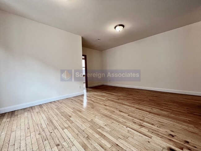 Building Photo - 555 W 160th St