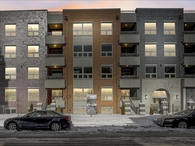 Building Photo - 6349 S Woodlawn Ave