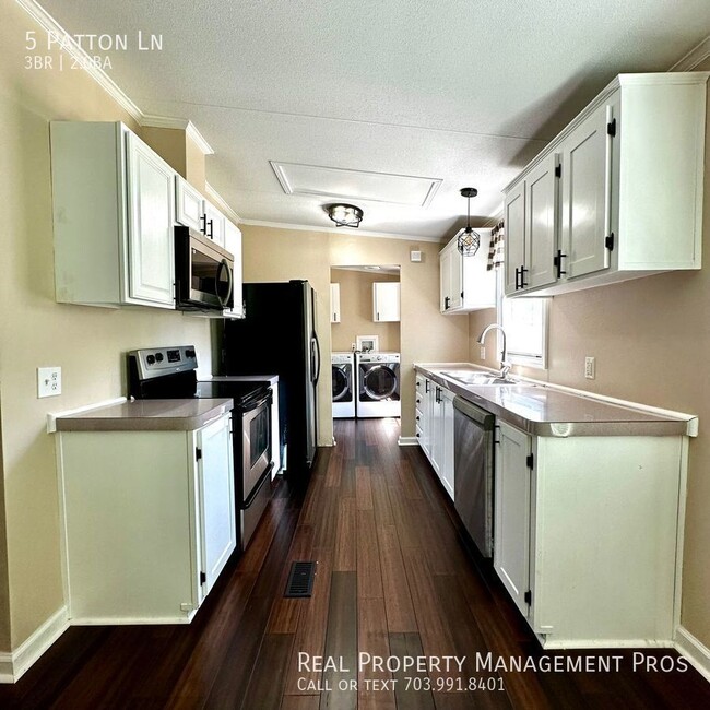Building Photo - Charming 3 Bed Rambler on 1.22 Acres in Pr...