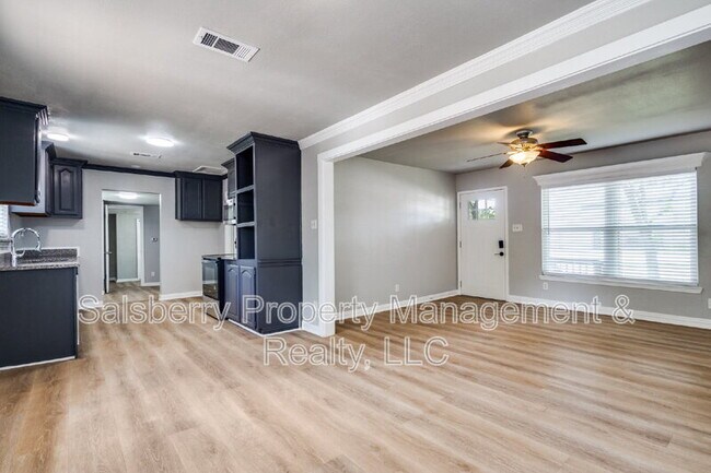 Foto del edificio - 305 S Walnut St