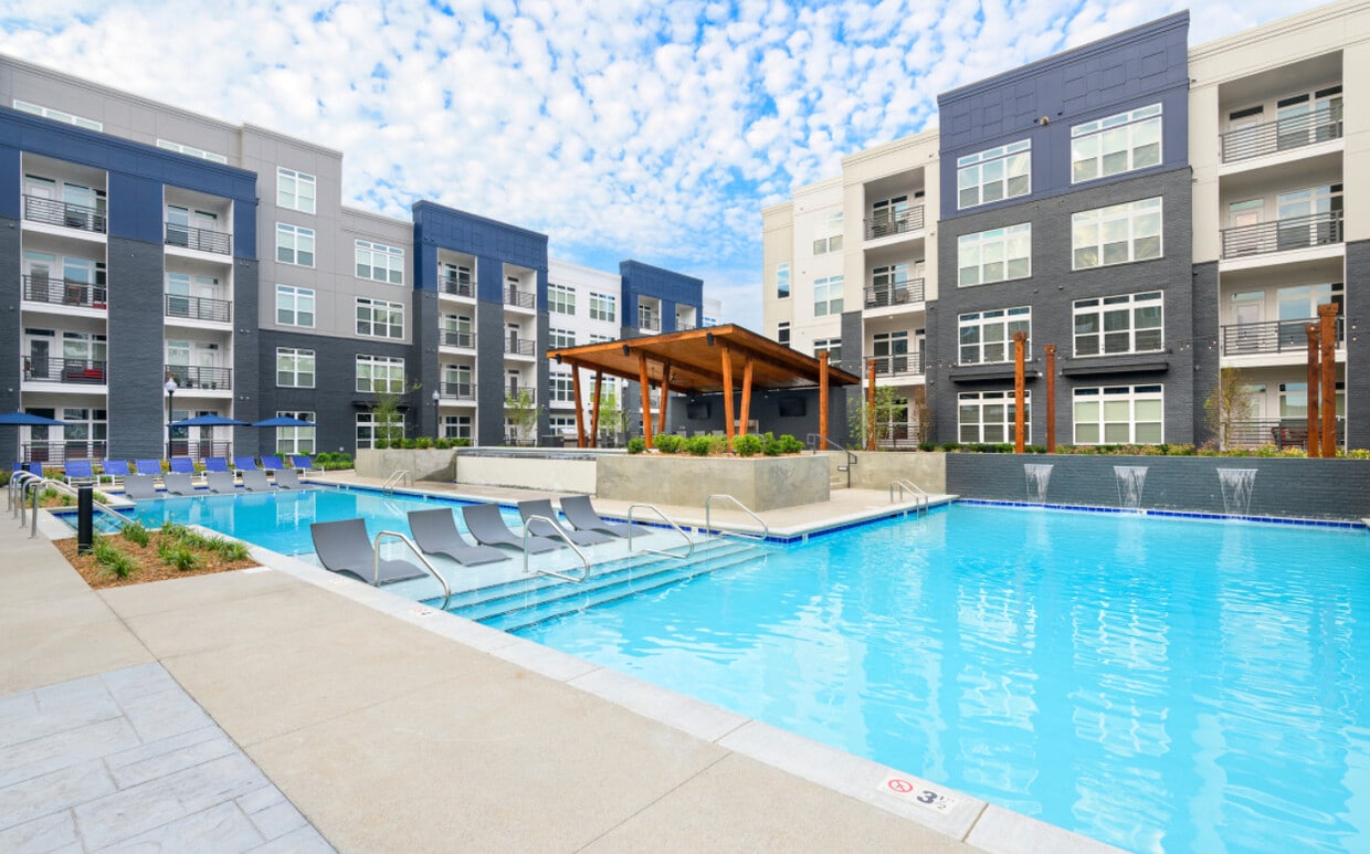 Sterling at Stonecrest Apartments in Smyrna, TN