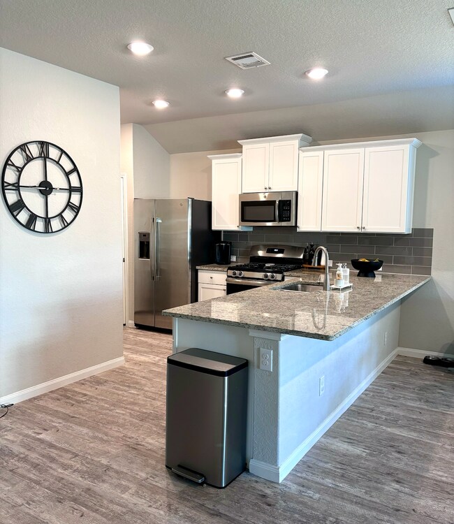 Building Photo - 31645 Nimbus Dr
