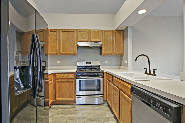 Building Photo - 667 Prestwick Ln