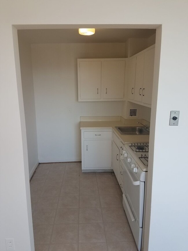 Interior Photo - Robin Towers