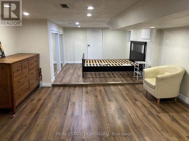 Building Photo - 37 Moberly Ave