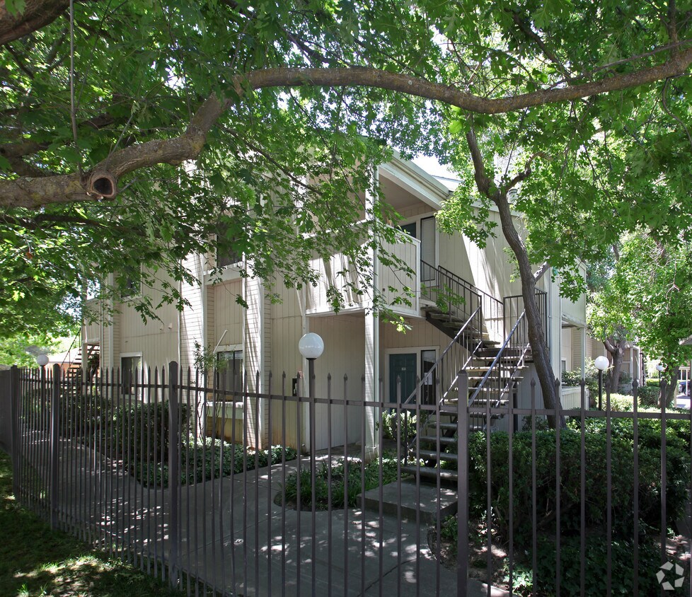 Kent Place Apartments Sacramento