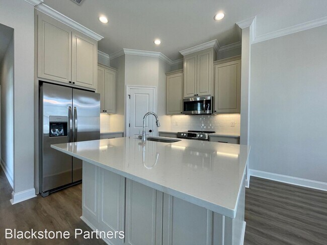 Building Photo - 3 br, 2 bath House - Americana 179/ 1256 H...