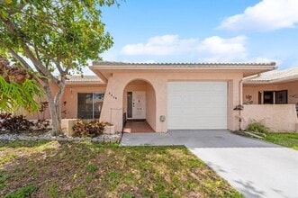 Building Photo - 5428 Larchmont Ct