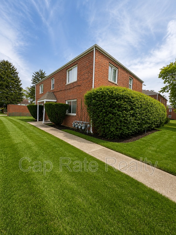 Building Photo - 94 N Hampton Rd