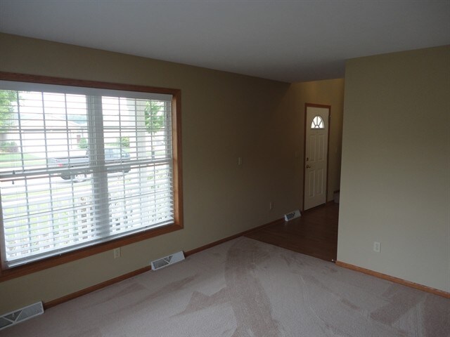 Foto del edificio - 2455 Emslie Drive