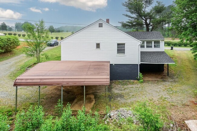 Foto del edificio - Three Bedroom Single Family Home!