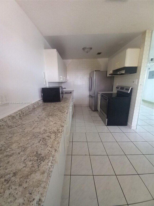 Foto del edificio - 4121 Stirling Rd