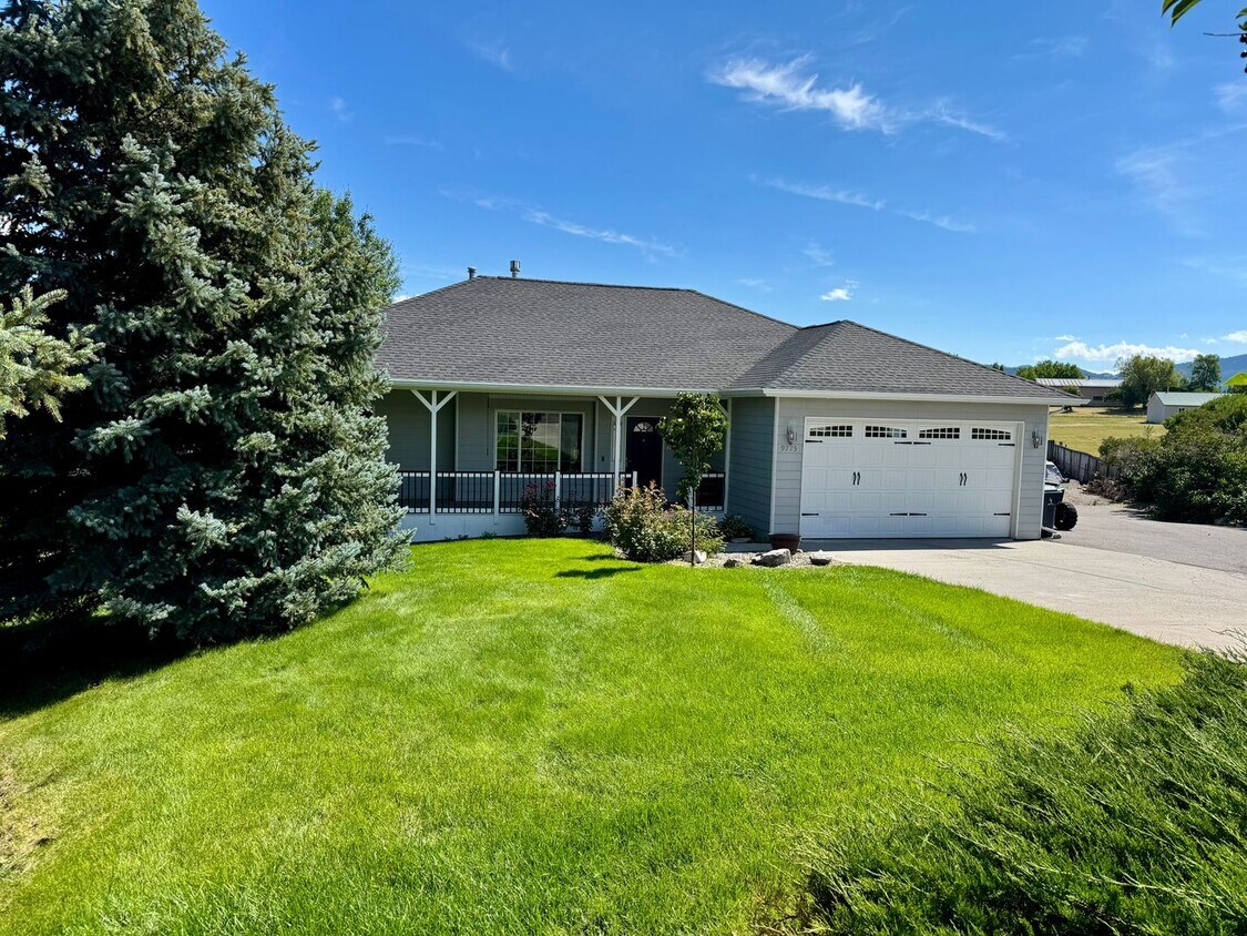 Foto principal - Spacious and Private 5-Bedroom Home for Re...