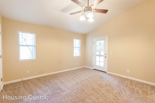 Building Photo - 3 br, 2 bath House - 3544 Santos Circle