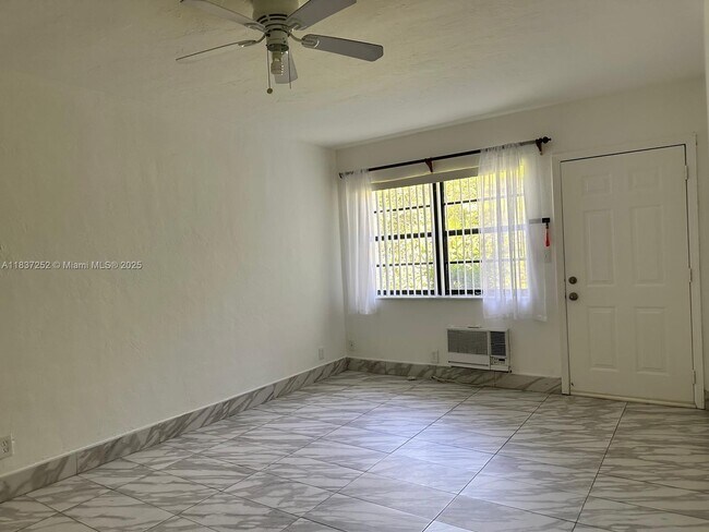 Foto del edificio - 1845 Pembroke Rd