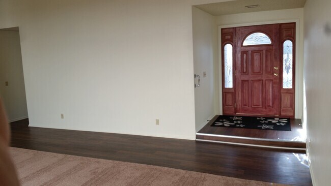 Foto del edificio - Mission Oaks Home