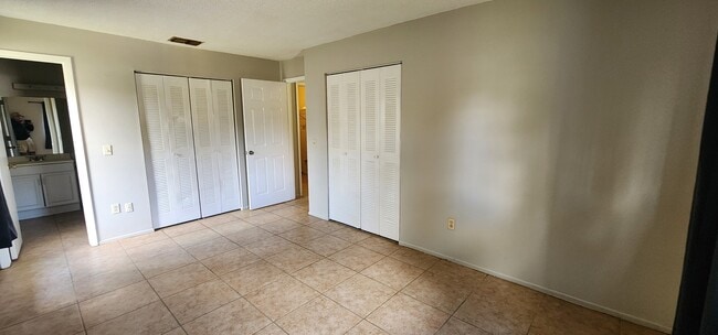 Building Photo - 1413 Laura St