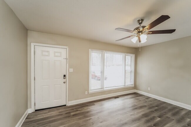 Building Photo - 1100 Bilmark Ave