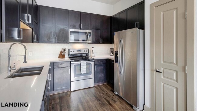 Building Photo - 5005 Galleria Dr