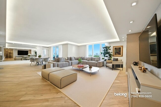 Building Photo - 2301 Collins Ave