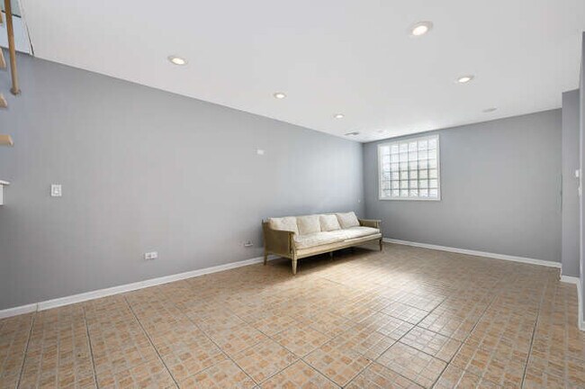 Foto del edificio - 2833 N Francisco Ave