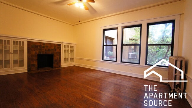 Foto del edificio - 2422 N Sawyer Ave