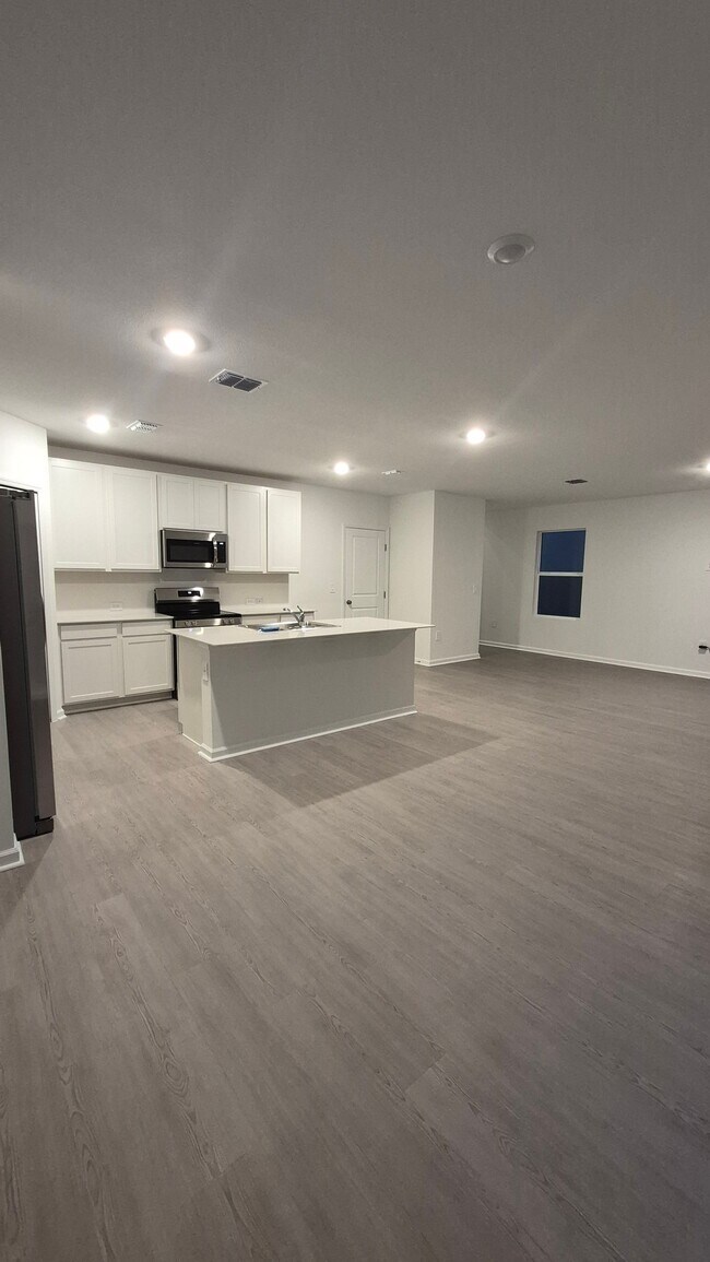 Foto del edificio - 6220 Botticella Blvd
