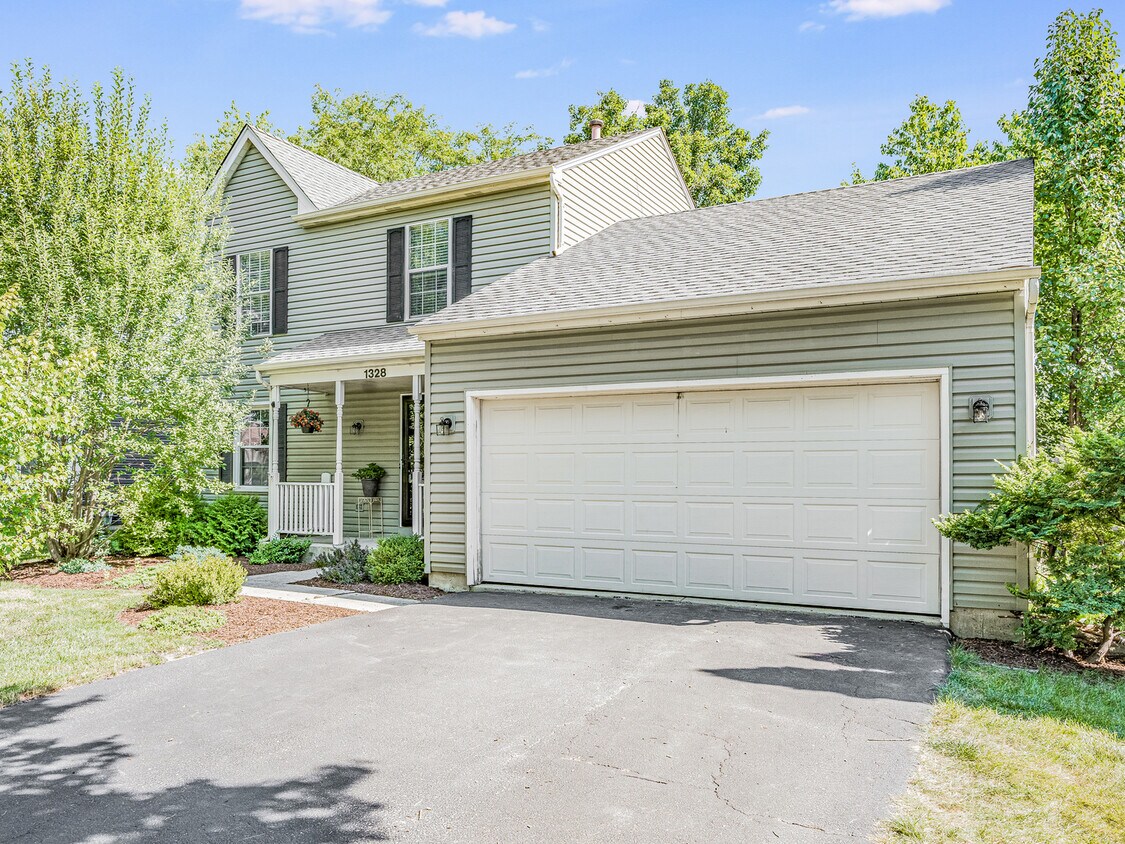 1328 Middlebury Dr, Aurora, IL 60504 House Rental in Aurora, IL