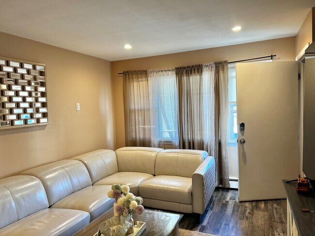 Foto del edificio - 18 Searing Ave