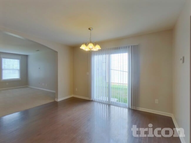 Foto del edificio - 10040 Portaferry Dr