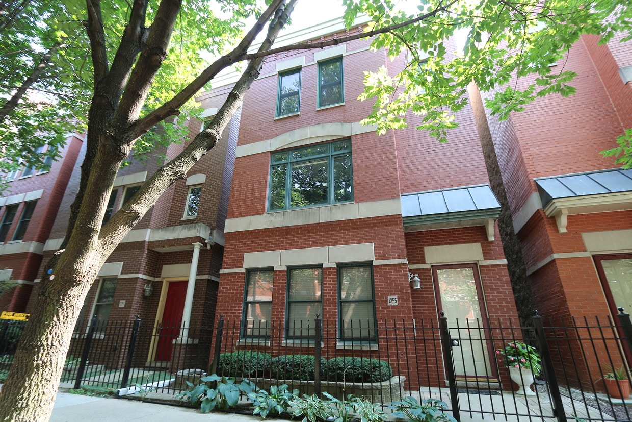 Primary Photo - 1355 W Fillmore St