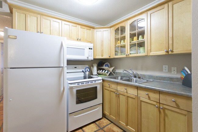 Building Photo - 229 16th St