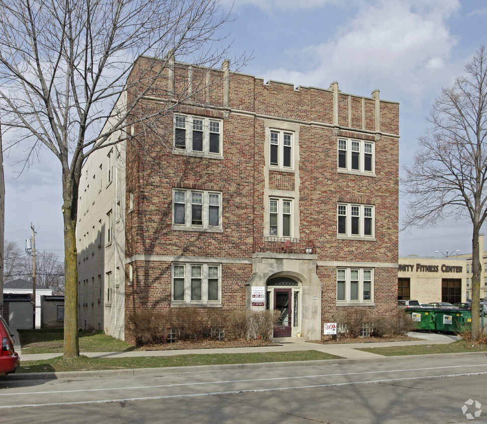 Building Photo - 3833 N Oakland Ave
