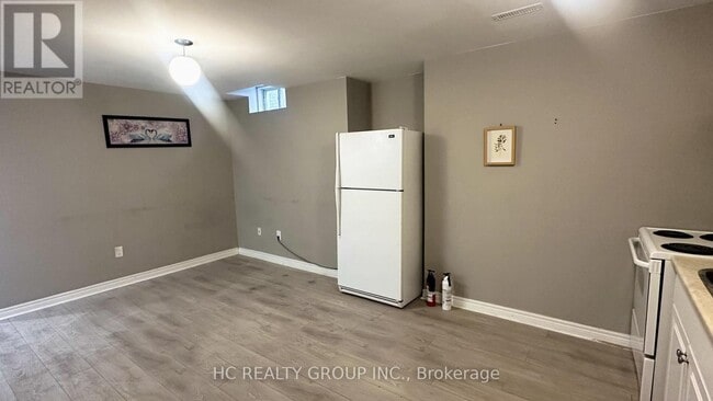 Building Photo - 821 Walsh Ct