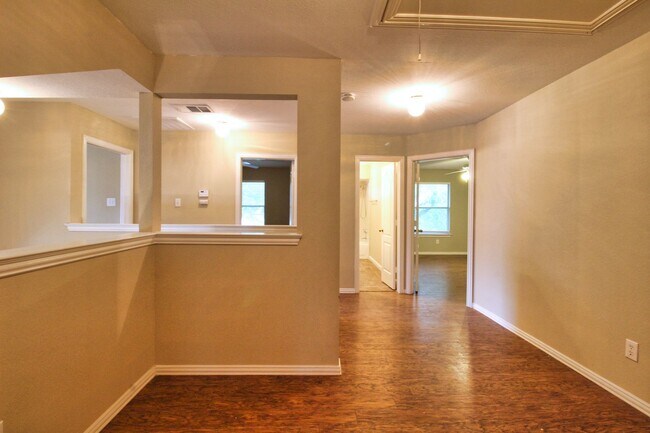 Building Photo - 1408 Meadowbrook Drive