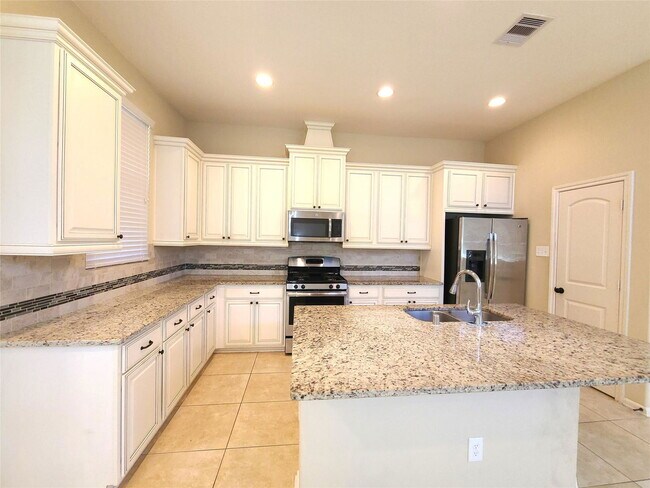 Foto del edificio - 206 Cheswood Forest Pl