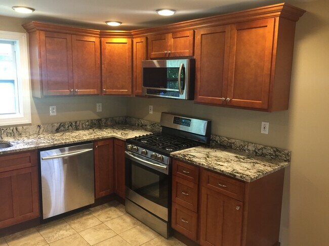 Building Photo - 3207 Valley Pl