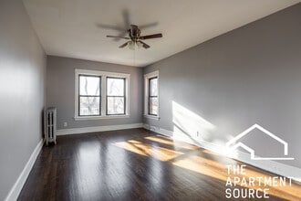 Building Photo - 3602 W Sunnyside Ave