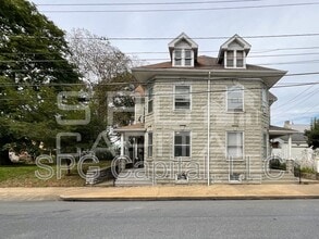 Building Photo - 319 S 2nd St